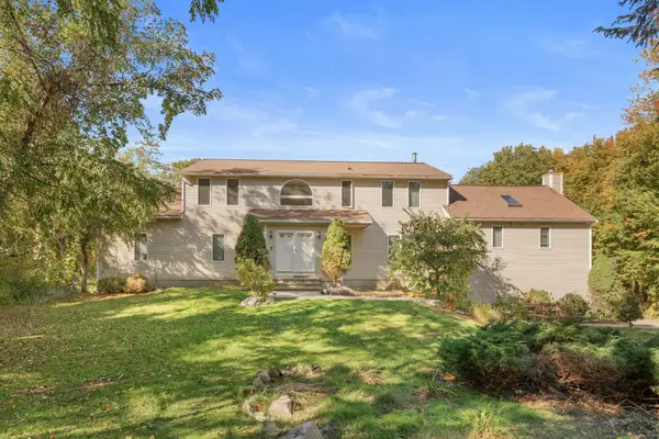 51 Goodnow Ln, Framingham, MA 01702