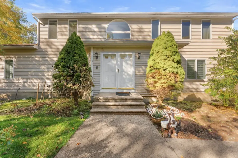 51 Goodnow Ln, Framingham, MA 01702 - #2