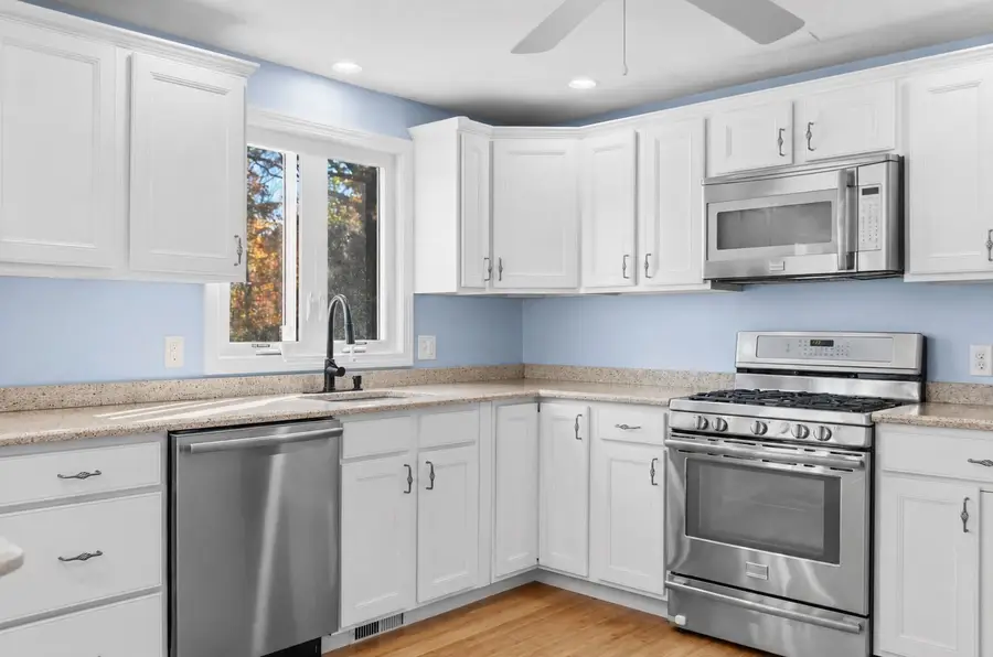 70 Nelson Dr, Bridgewater, MA 02324 - #3