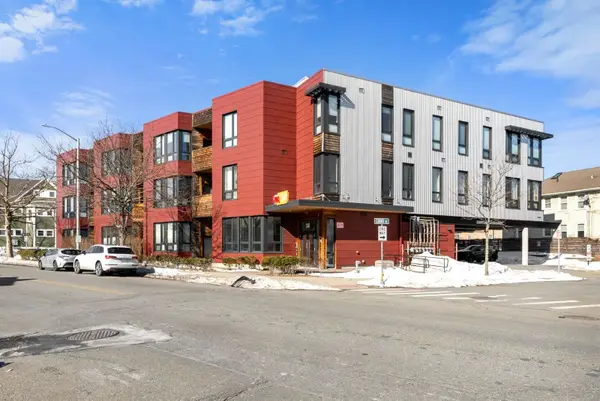 240 Salem St #3B, Medford, MA 02155