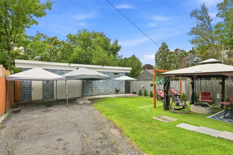 194 Massasoit St, Springfield, MA 01107 - #3