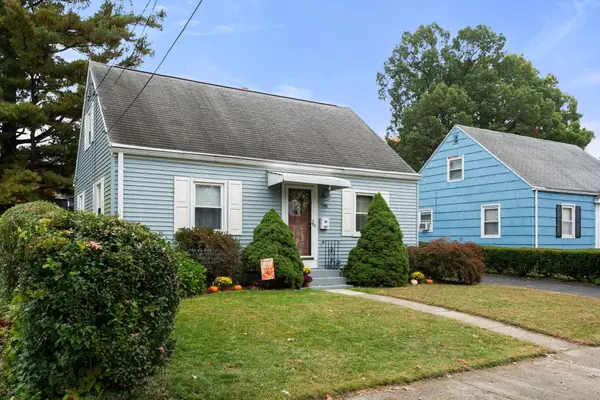 89 Eddy St, Springfield, MA 01104