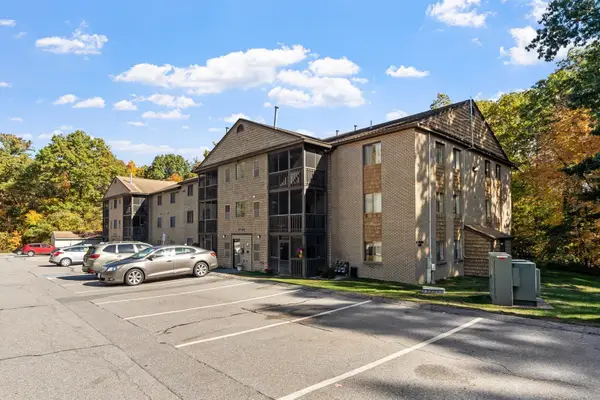 12 Village Ln #45, Tyngsborough, MA 01879