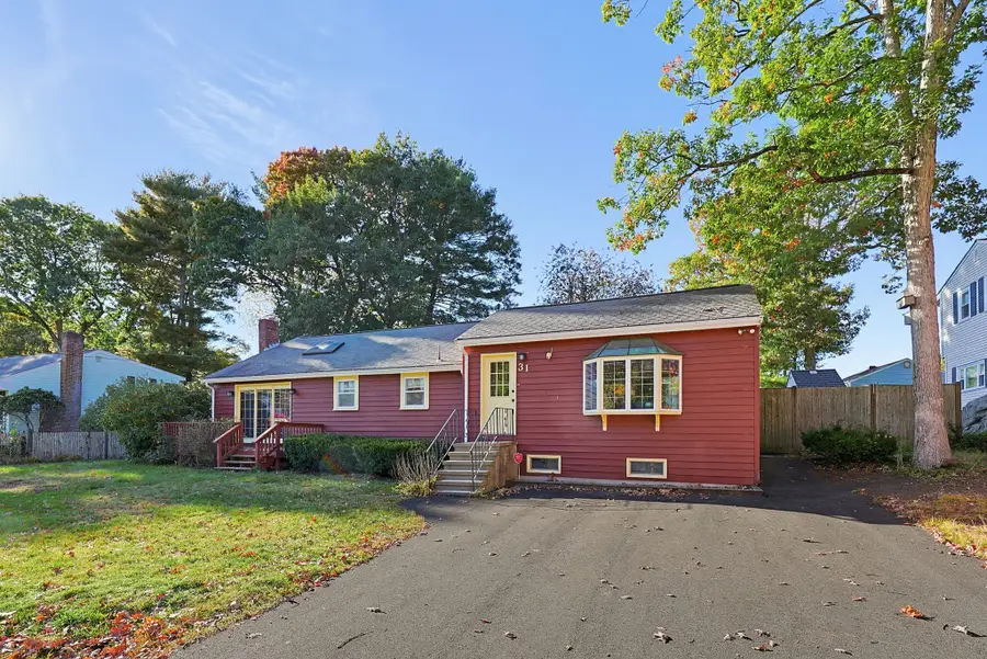 31 Kalmia Rd, Holbrook, MA 02343 - #2