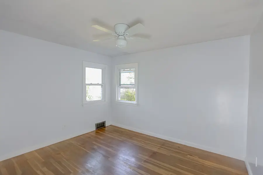 14 Janice Ave, Dracut, MA 01826 - #3