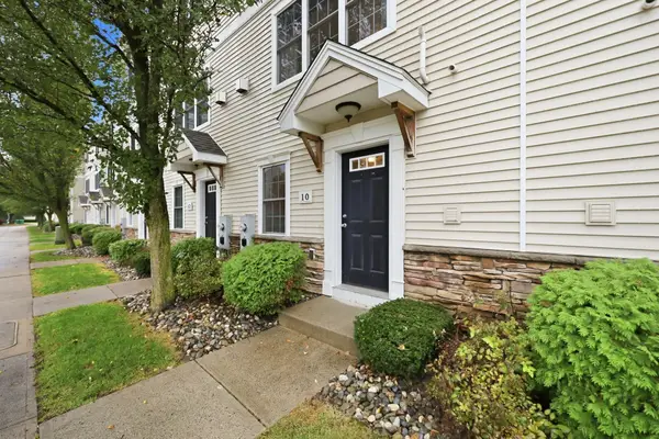 10 Regency Ct #10, Chicopee, MA 01020