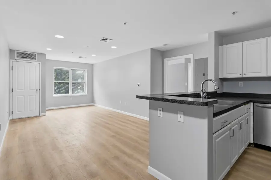 30 Franklin St #116, Malden, MA 02148 - #3