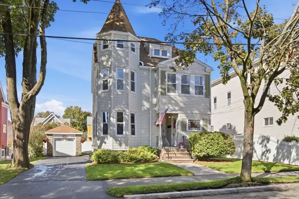 26 Tappan St, Melrose, MA 02176