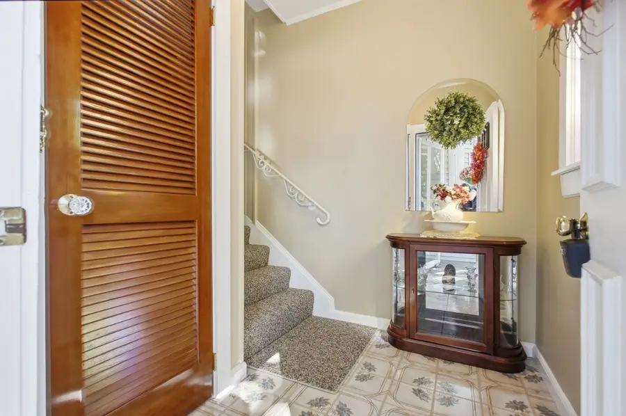 26 Tappan St, Melrose, MA 02176 - #3