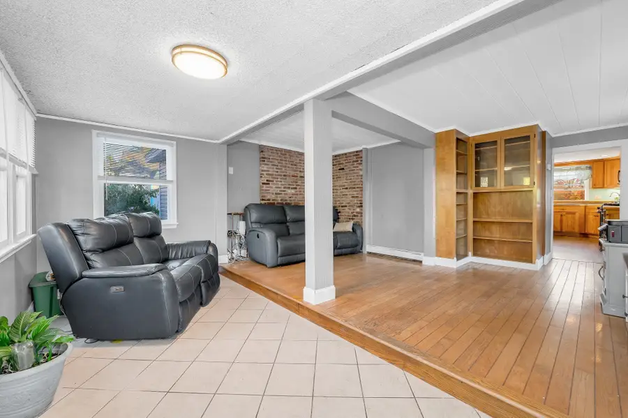 100 Hilltop Rd, Dracut, MA 01826 - #3