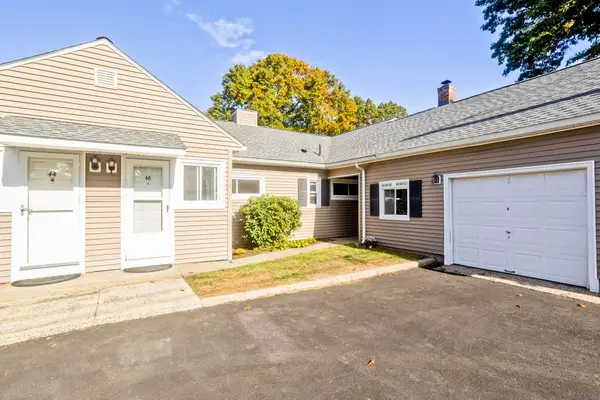 46 Meadowlark Ln #46, Chicopee, MA 01022