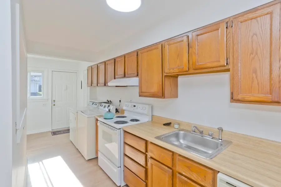 46 Meadowlark Ln #46, Chicopee, MA 01022 - #3