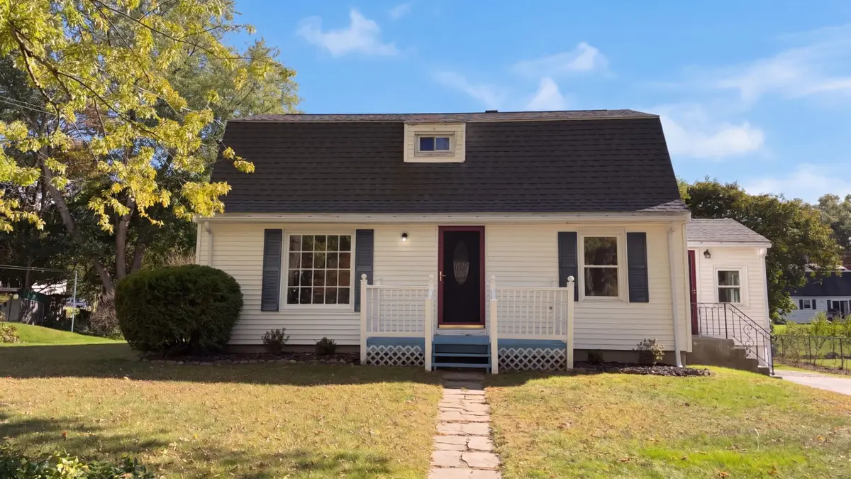 15 Linden St, Oxford, MA 01540 - #1