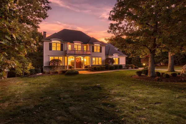 16 Falcon Heights, Wilbraham, MA 01095