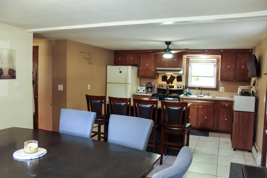 165 Fremont St, Taunton, MA 02780 - #3