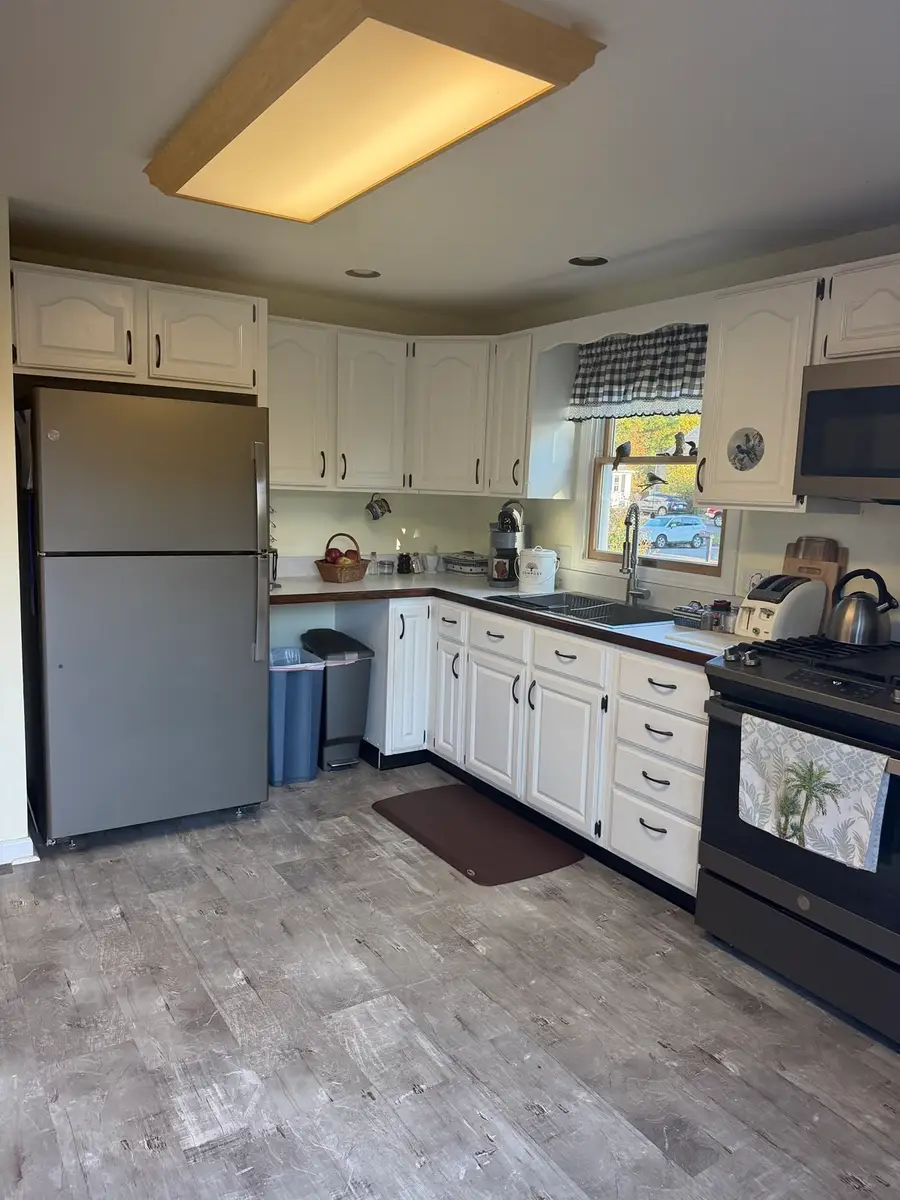 25 Rabideau Drive, Easthampton, MA 01027 - #2