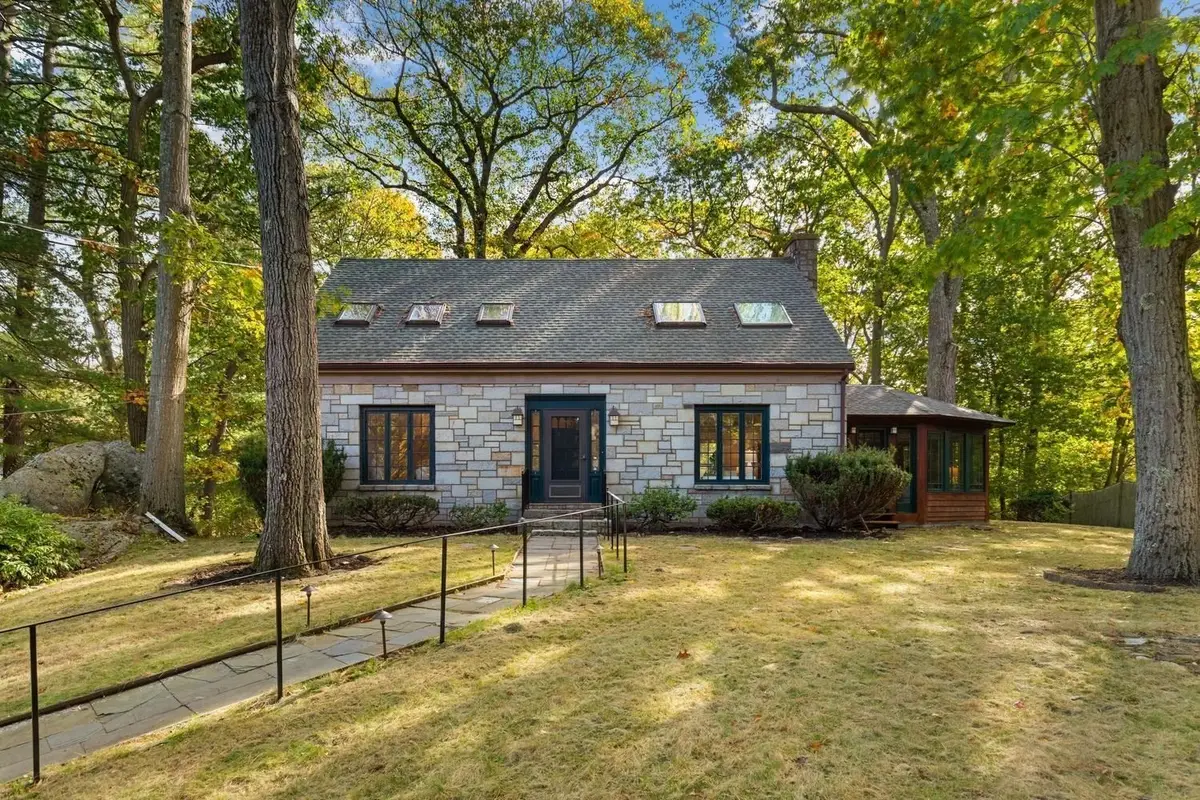119 Cross Ln, Beverly, MA 01915 - #1