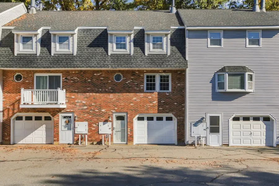 32 Frederick St #6, Dracut, MA 01826 - #2