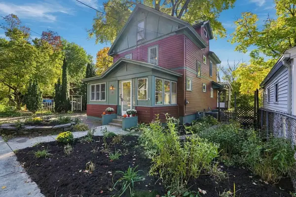 59 Revell Ave, Northampton, MA 01060