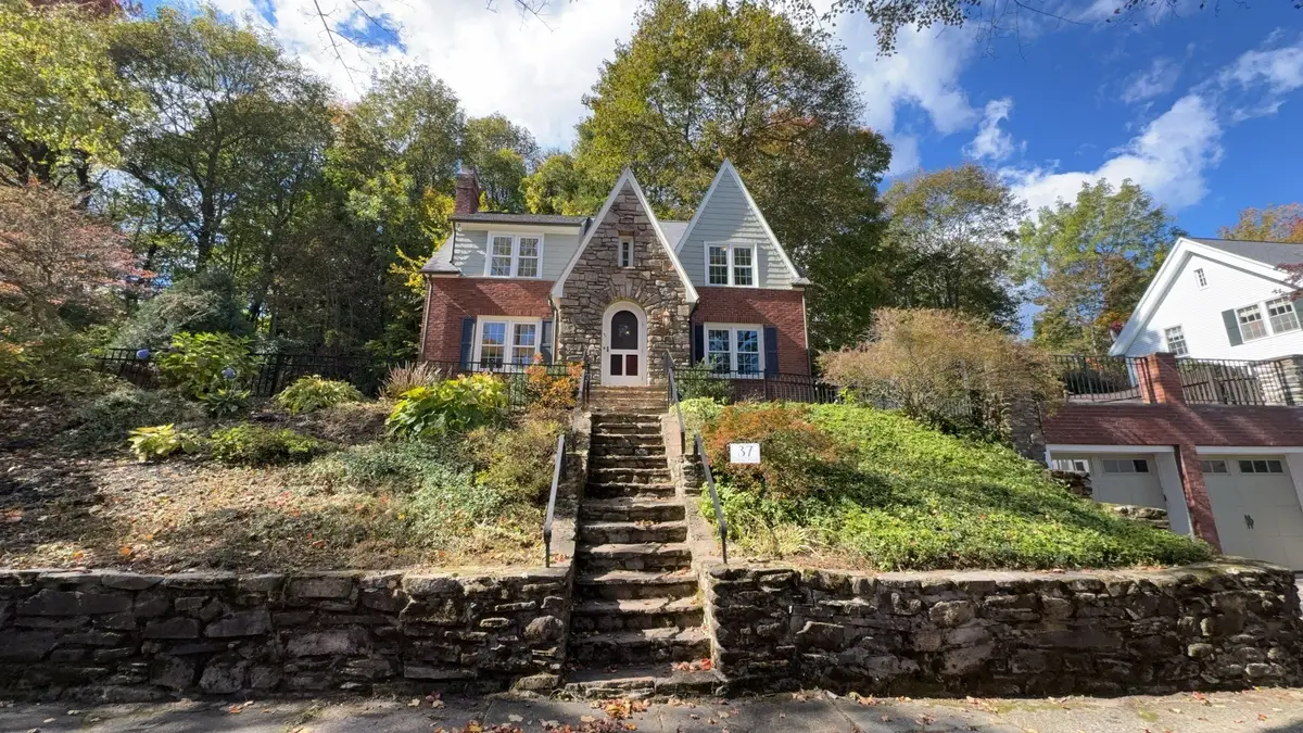 37 Otsego Rd, Worcester, MA 01609 - #1
