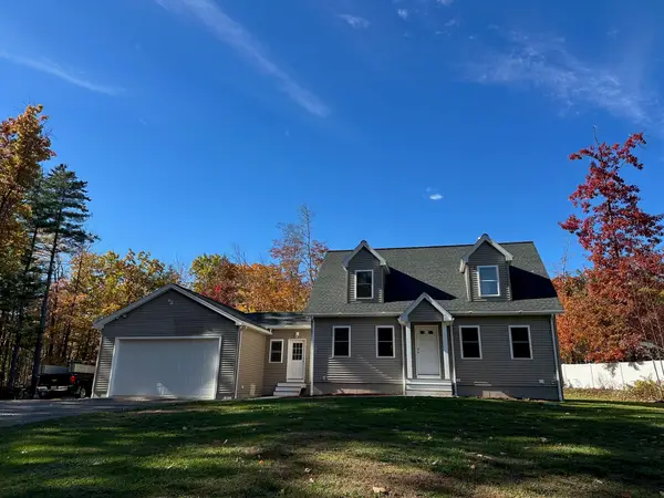 43 Billings Rd, Fitchburg, MA 01420