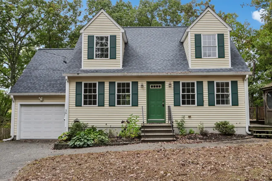 34 Cork Cir, Millville, MA 01529 - #2
