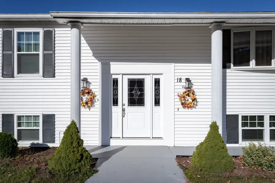 18 Granaudo Cir, Southwick, MA 01077 - #2