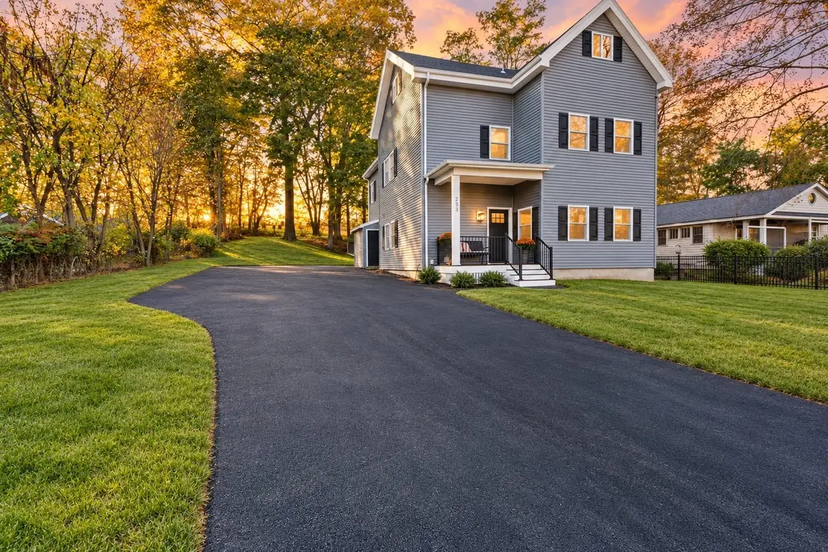 253 Main St, Amesbury, MA 01913 - #1
