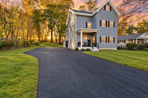 253 Main St, Amesbury, MA 01913