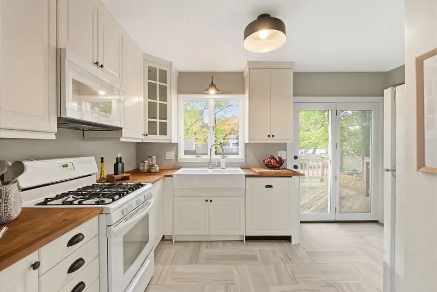 54 Barrows Street, Dedham, MA 02026 - #3