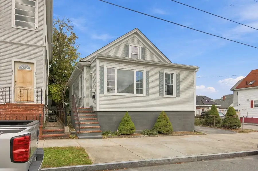 215 Clifford St, New Bedford, MA 02745 - #2