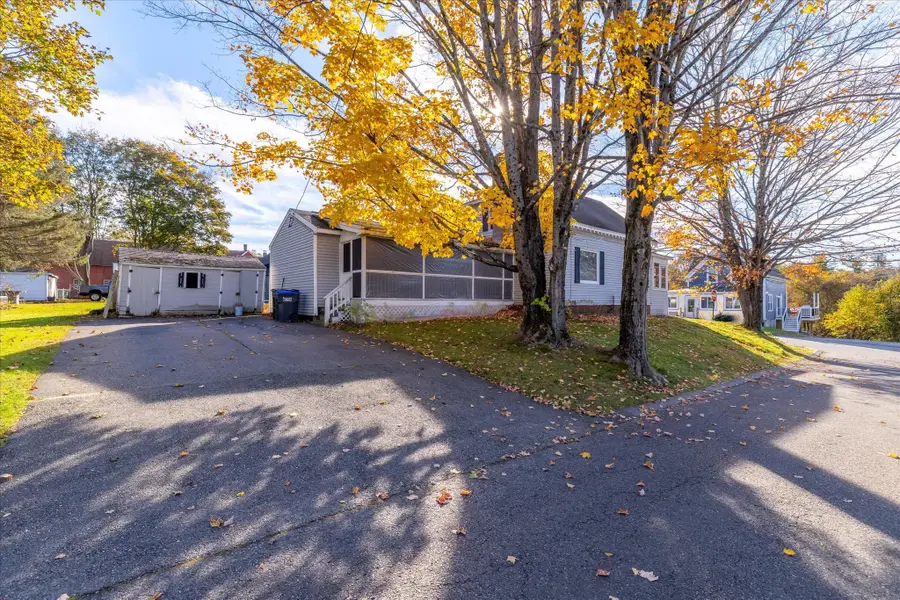 37 Memorial St, Baldwinville, MA 01436 - #3