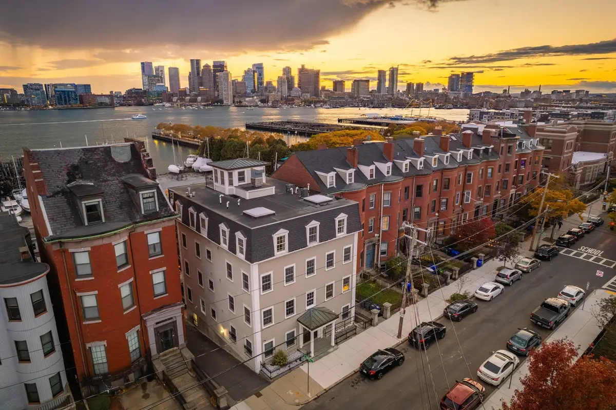 195 Webster St #4, Boston, MA 02128 - #1