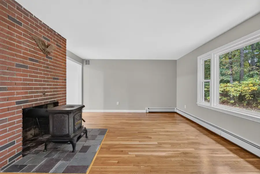 7 Hancock St, Plainville, MA 02762 - #3