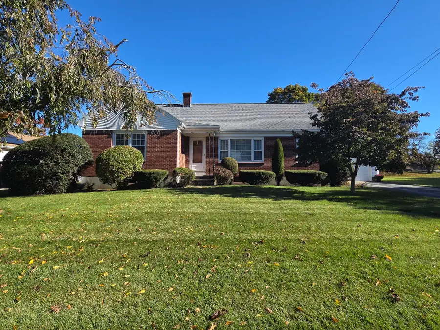 40 Brodeur Ave, Webster, MA 01570 - #2