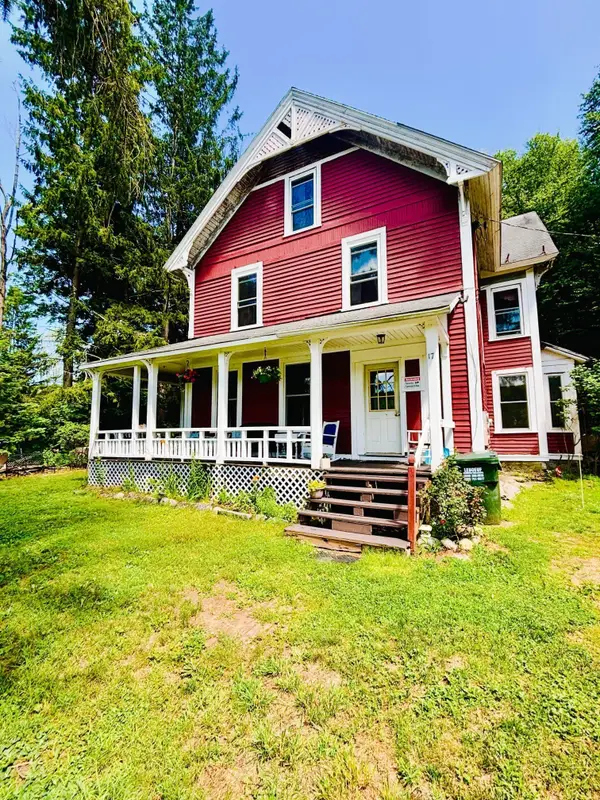 17 Summit Rd, Hardwick, MA 01031
