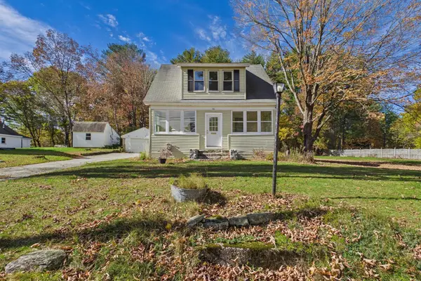 26 Hough Rd, Sutton, MA 01590