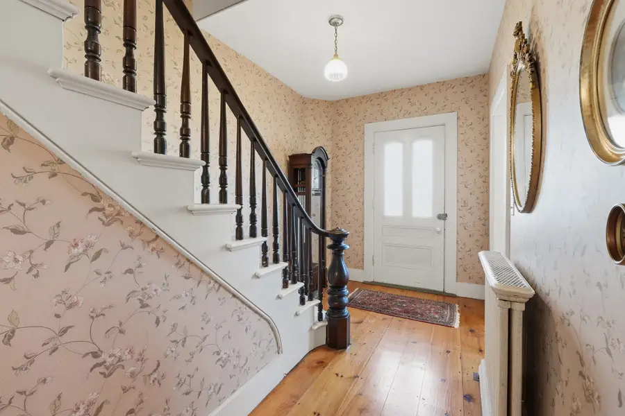 16 Cottage St, West Brookfield, MA 01585 - #3