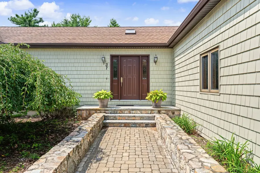 37 Bluebird Lane, Westport, MA 02790 - #3