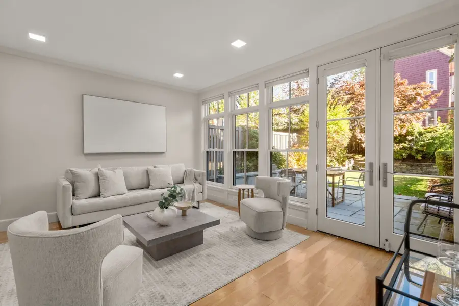 136 Banks St, Cambridge, MA 02138 - #2
