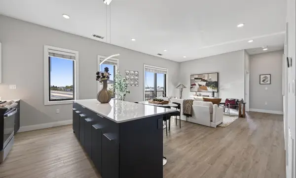656 Saratoga #205, Boston, MA 02128