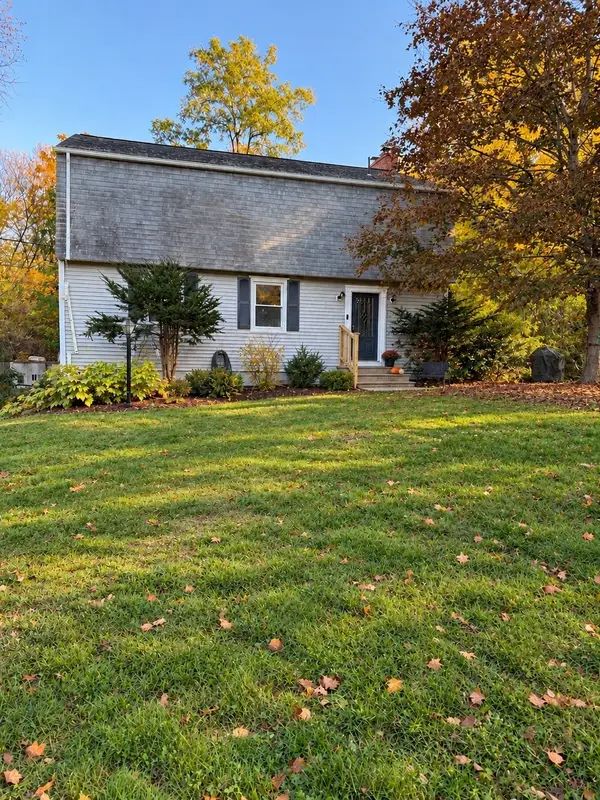 100 Wheelock Rd, Sutton, MA 01590