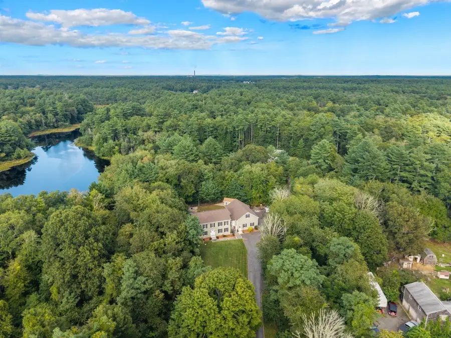 698 Walnut Plain Rd, Rochester, MA 02770 - #2