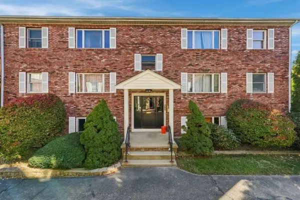 50 Clark St #8, Fall River, MA 02720