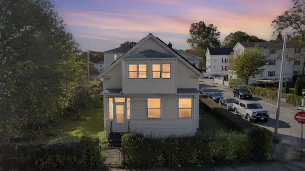 156 Dorchester St, Worcester, MA 01604