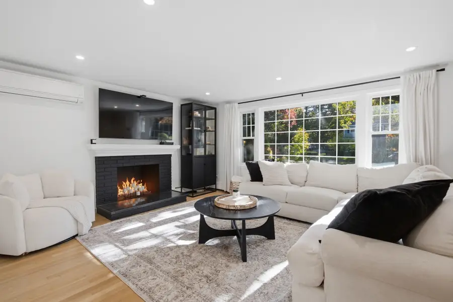 22 Morse St, East Walpole, MA 02032 - #3