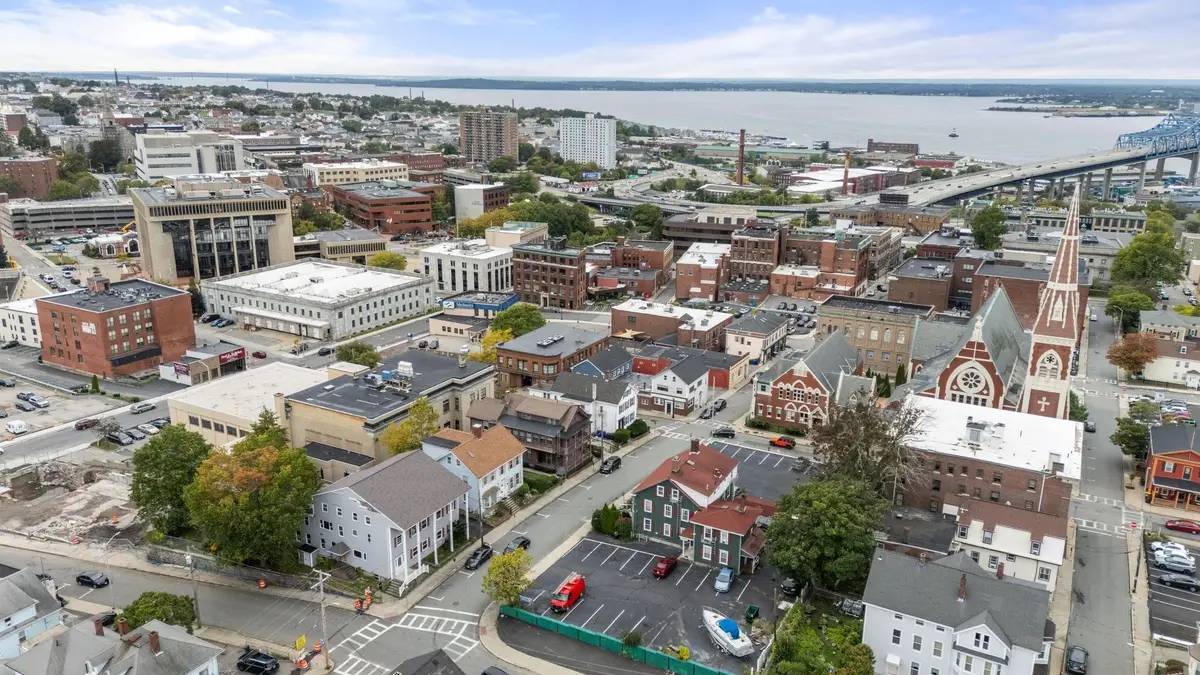 284 Bank St, Fall River, MA 02720 - #1