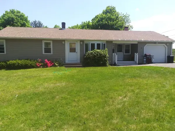 101 Harrington Ln, East Brookfield, MA 01515