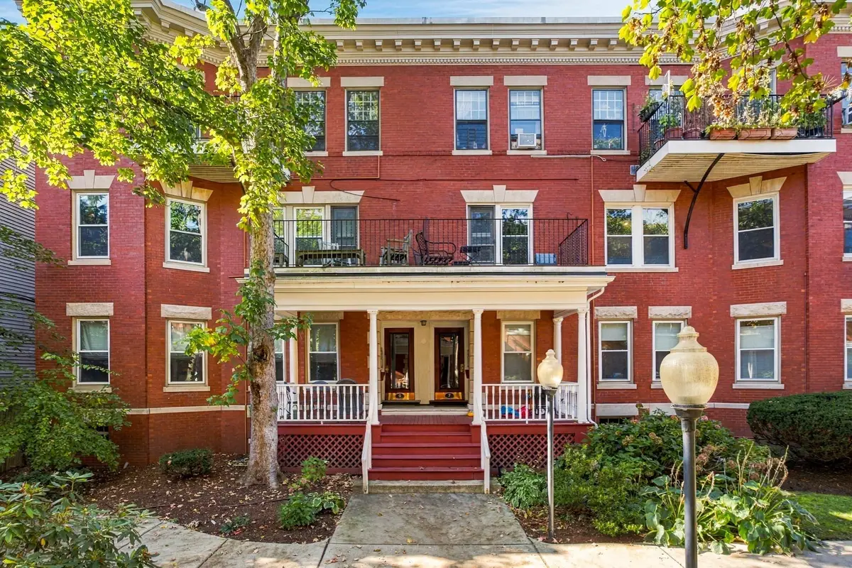 9 Auburn Ct #3, Brookline, MA 02446 - #1