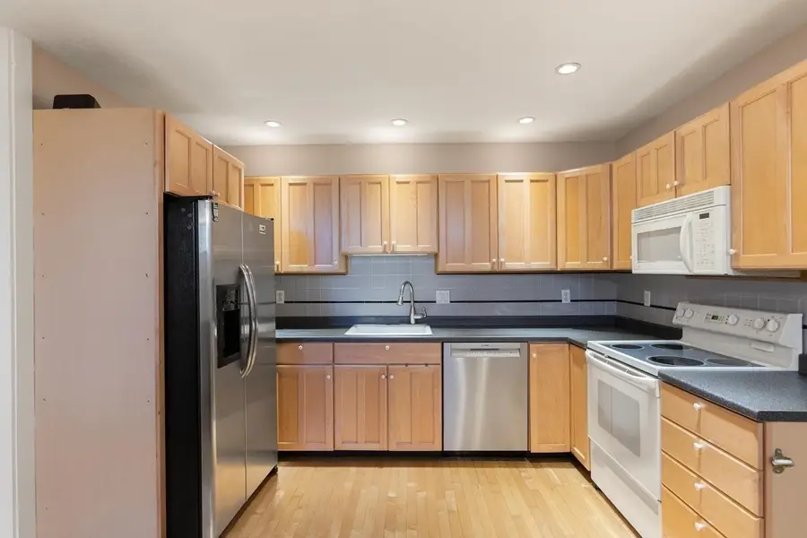 663 Boston St #1, Lynn, MA 01905 - #3